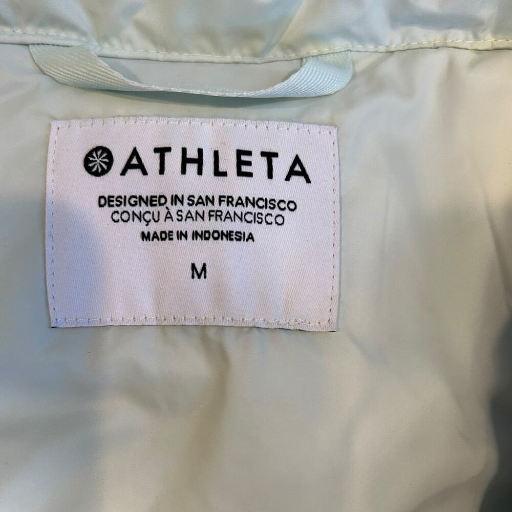 NWT ATHLETA Glacier Green Downtown Full Zip Insulated Puffer Vest Women's Medium - Picture 3 of 10